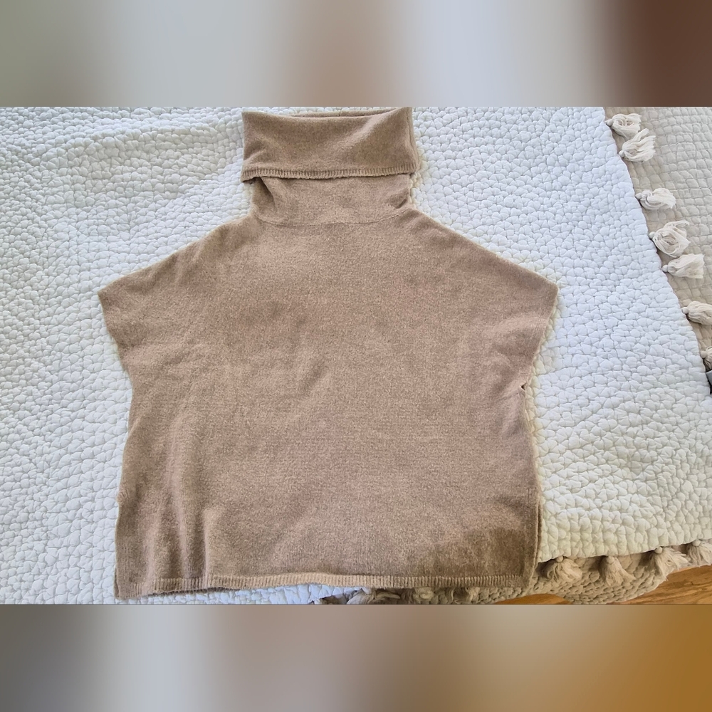 Turtleneck Short-Sleeve Knit Sweater - Taupe